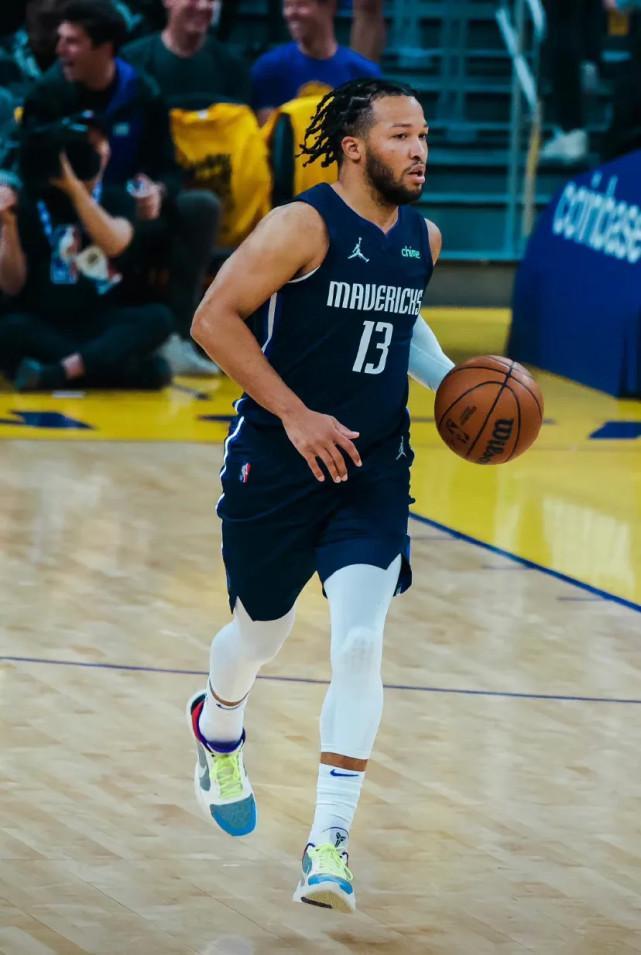 “比亚迪成为2025年欧洲U-21足球锦标赛官方合作伙伴”.