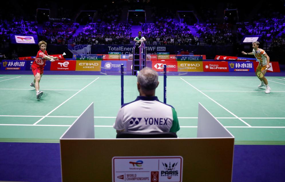 五大联赛战报：曼城上演绝杀连续31场不败；巴萨前十轮仅有一负.