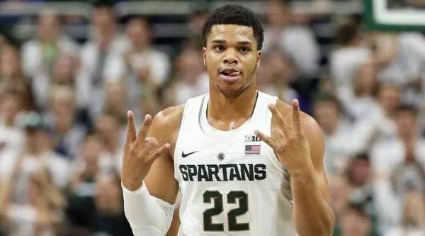 体育冬奥时刻：张家口赛区城市志愿者有序上岗