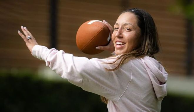 自由市场开启1小时，4大中锋被抢空，湖勇猜丁壳，艾顿或霍福德？